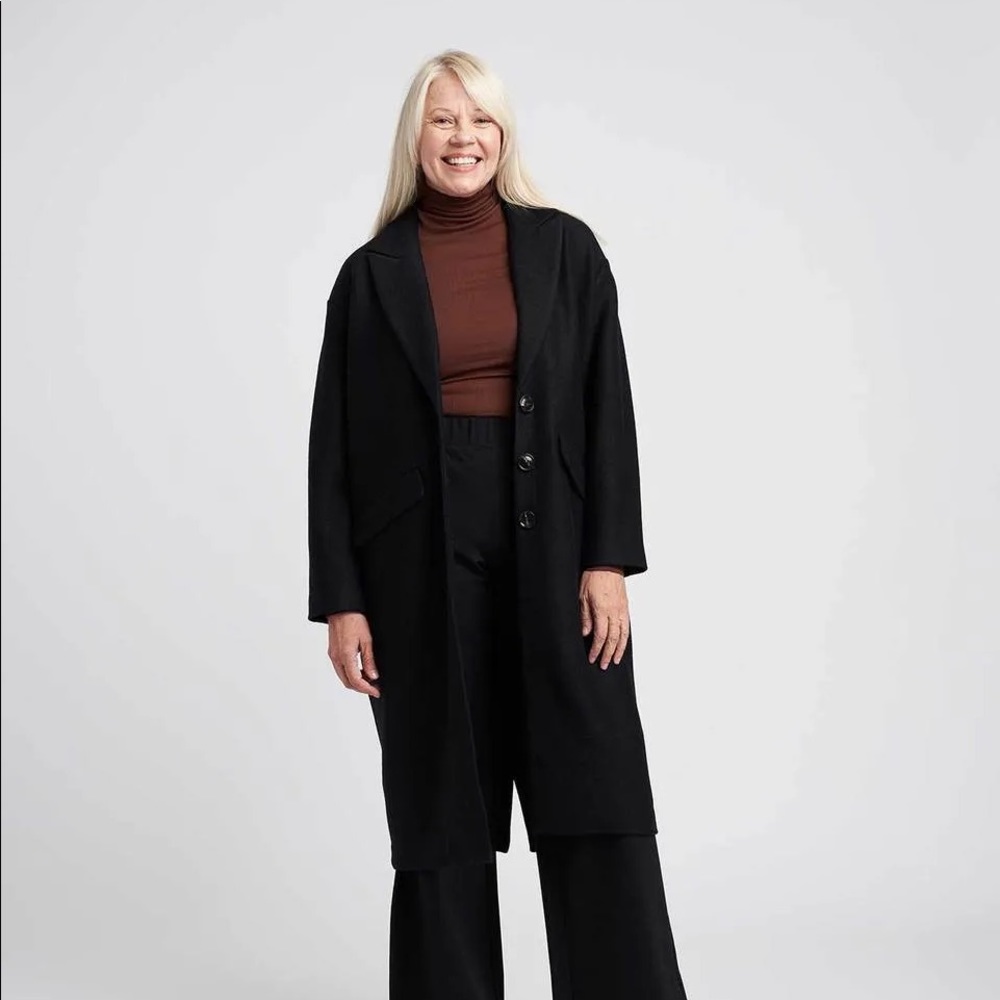 Universal Standard Willow Wool Cocoon Coat- Black